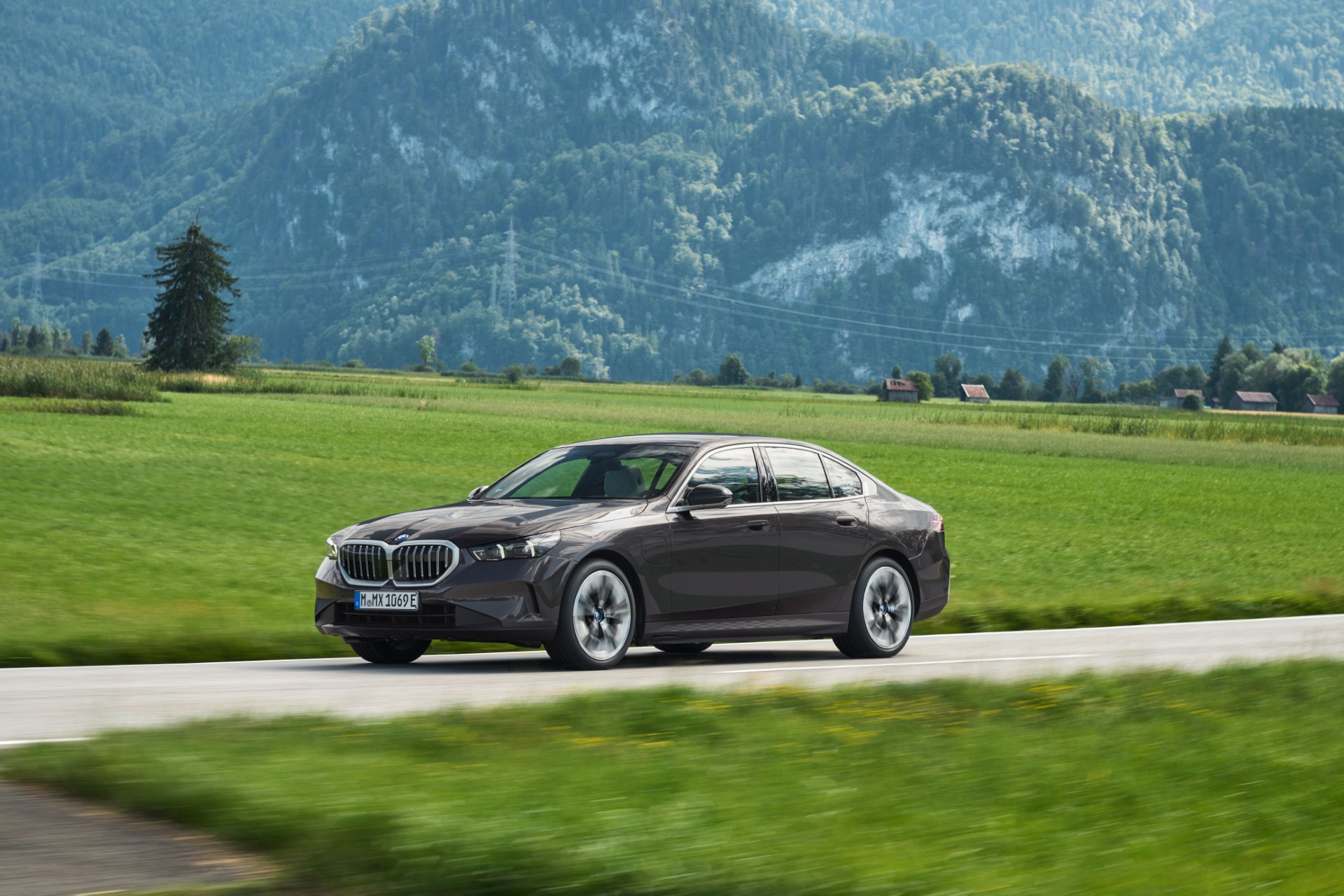 The New BMW 5 Series Will Soon Be Available As A Plug in Hybrid the-new-bmw-5-series-will-soon-be-available-as-a-plug-in-hybrid