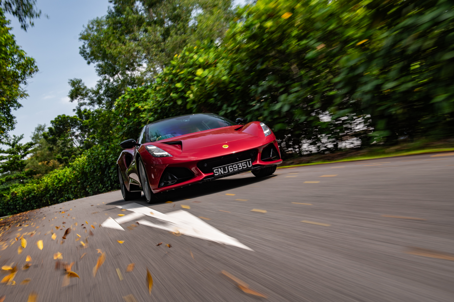 The Lotus Emira Is A Fitting Swan Song – AutoApp Reviews