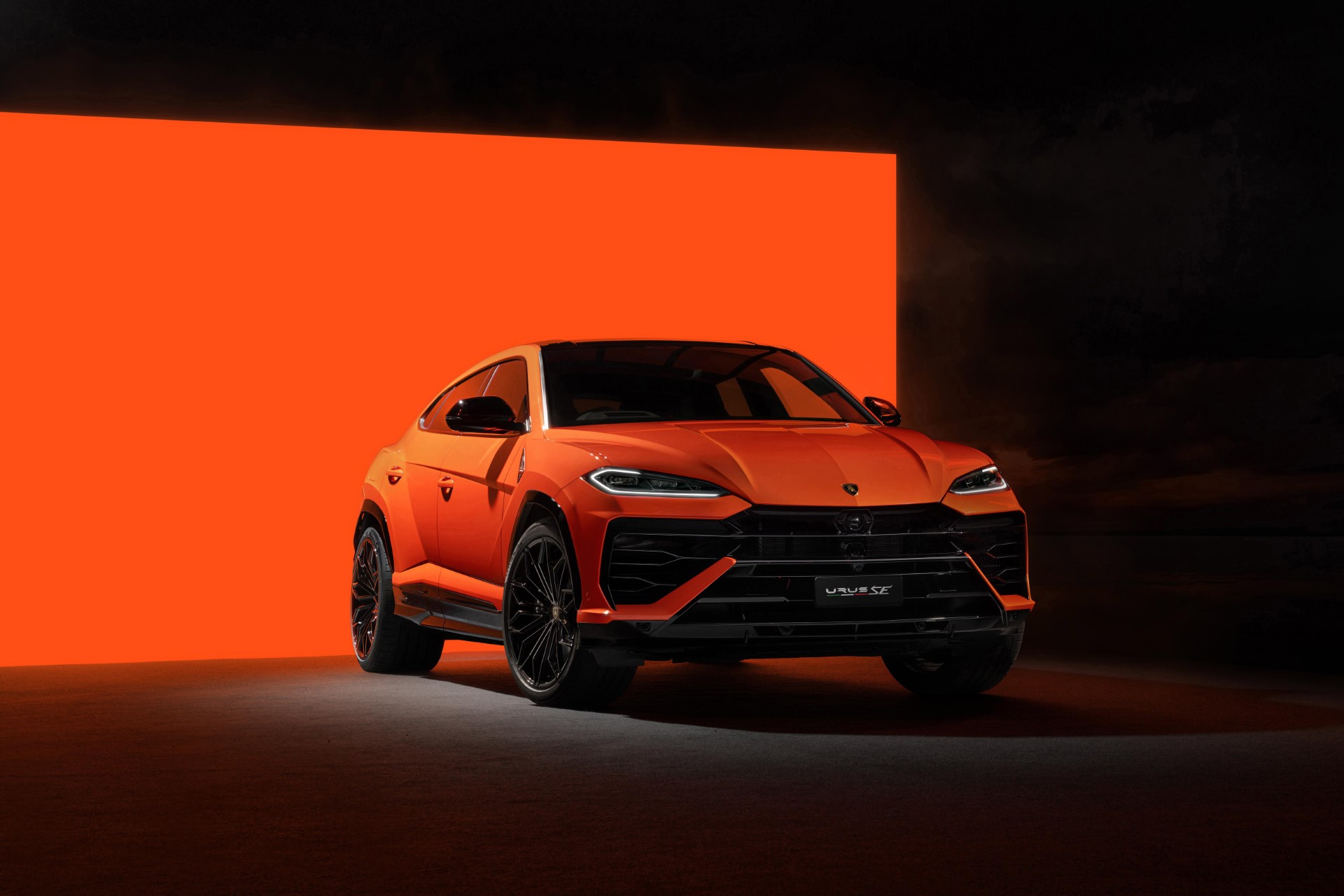  Lamborghini Unveils New Urus SE