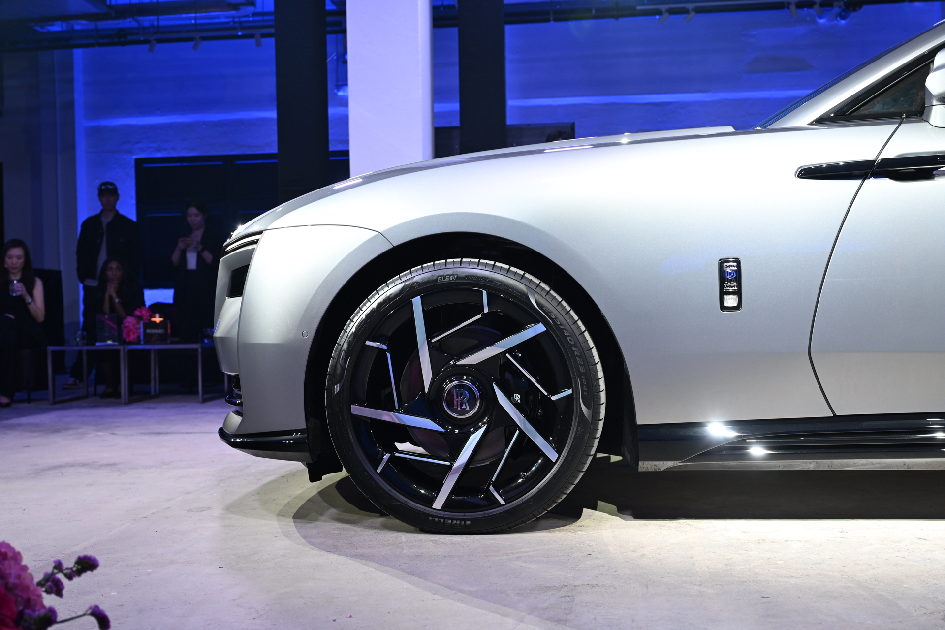 Rolls-Royce Black Badge Spectre