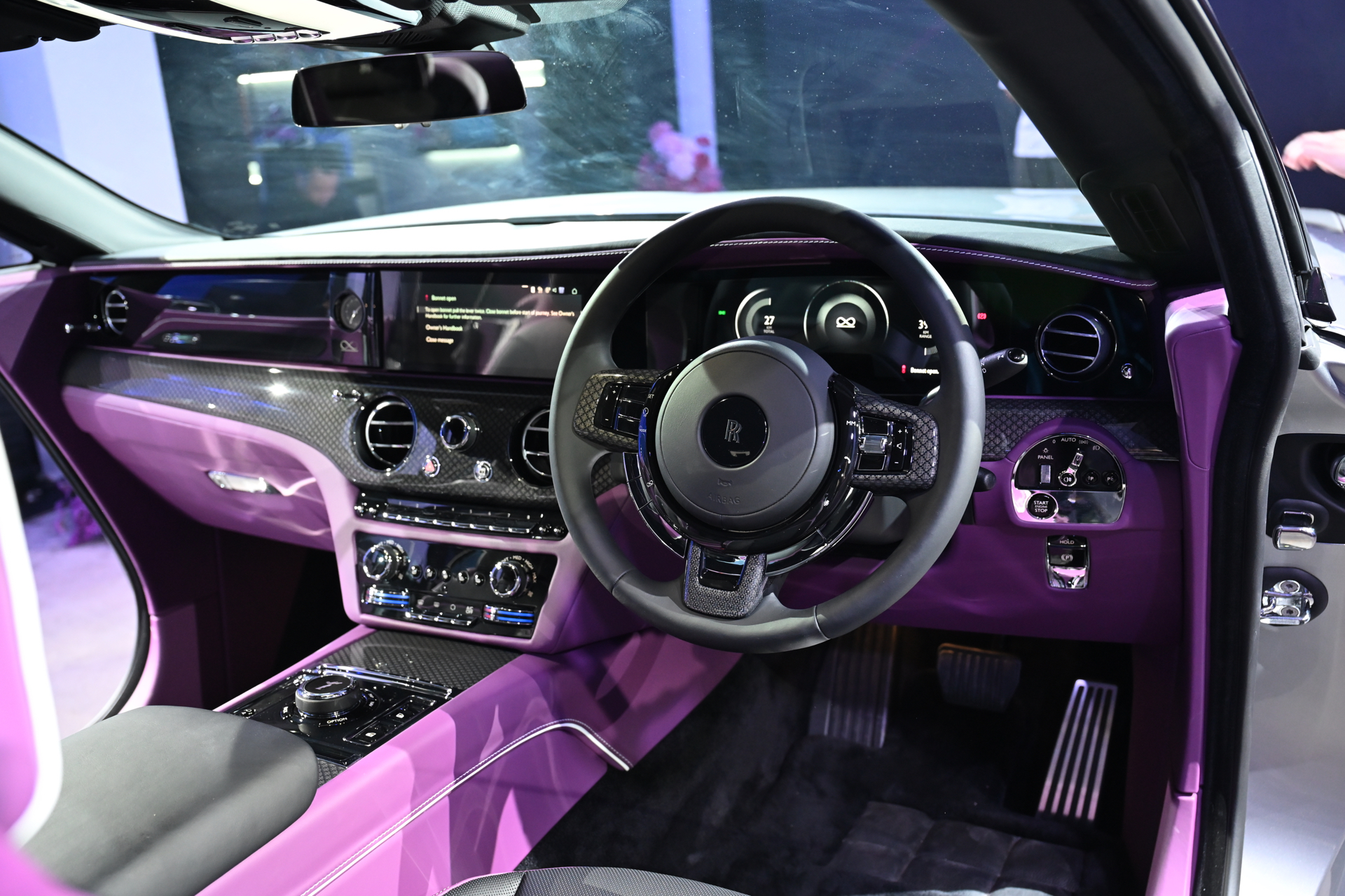 Rolls-Royce Black Badge Spectre cabin