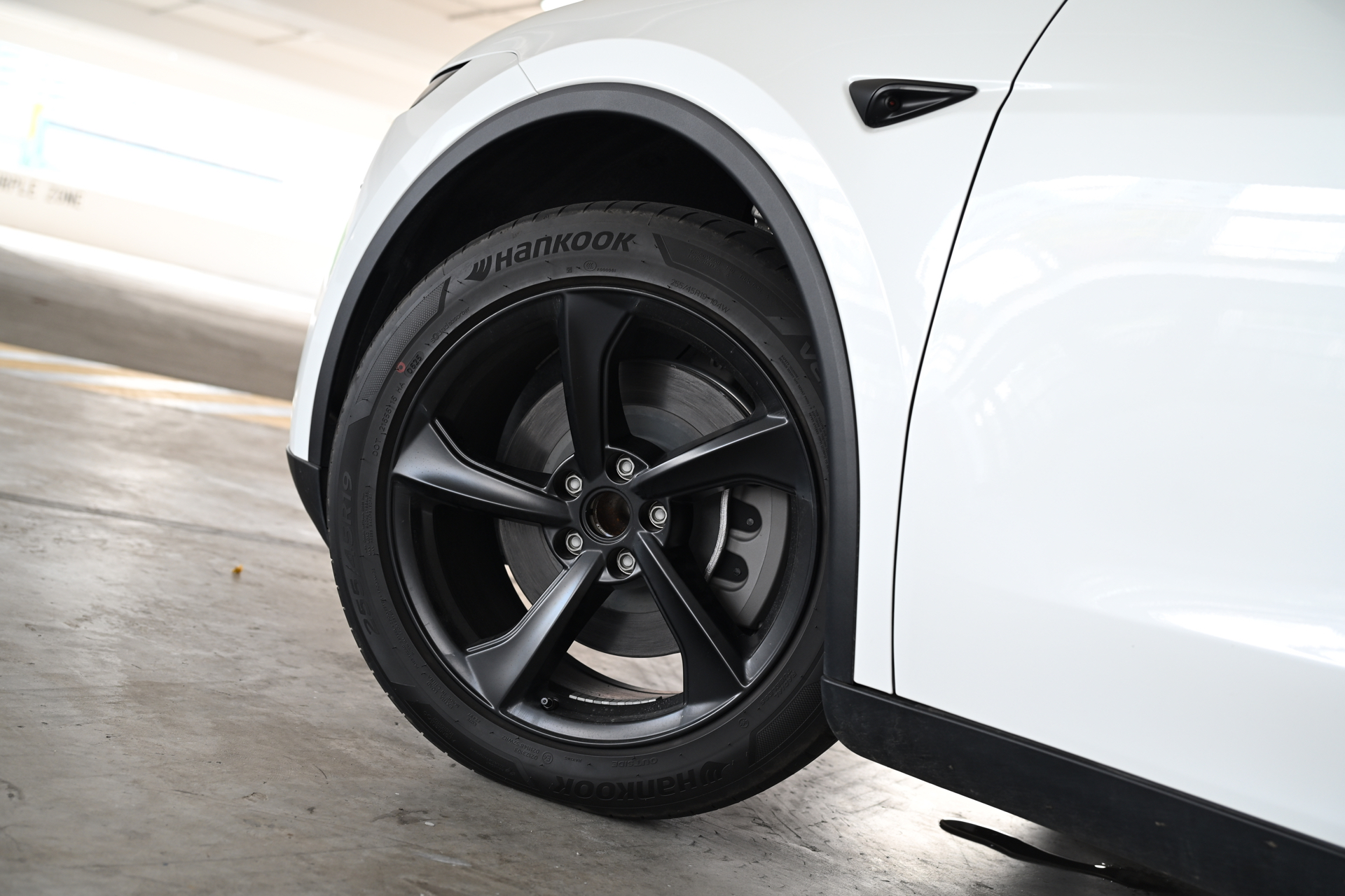 Tesla Model Y rim without cover
