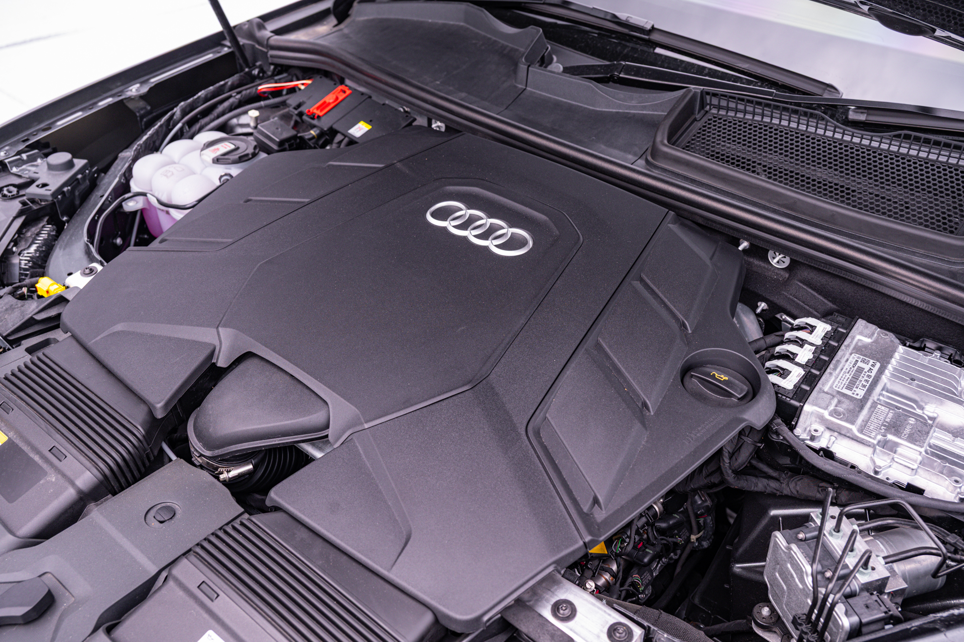 3.0 litre V6 Audi engine