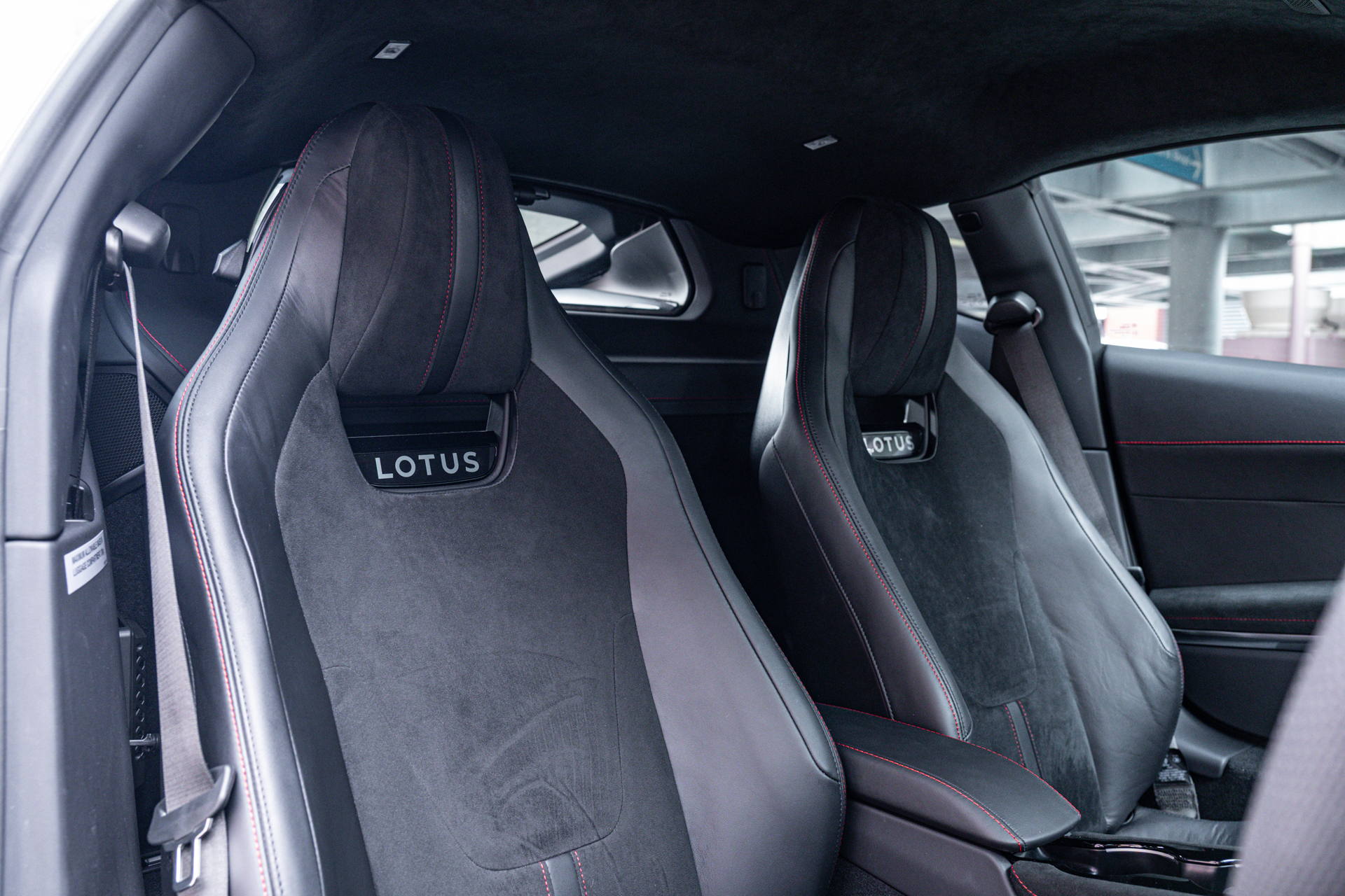 Lotus Emira Turbo SE seats