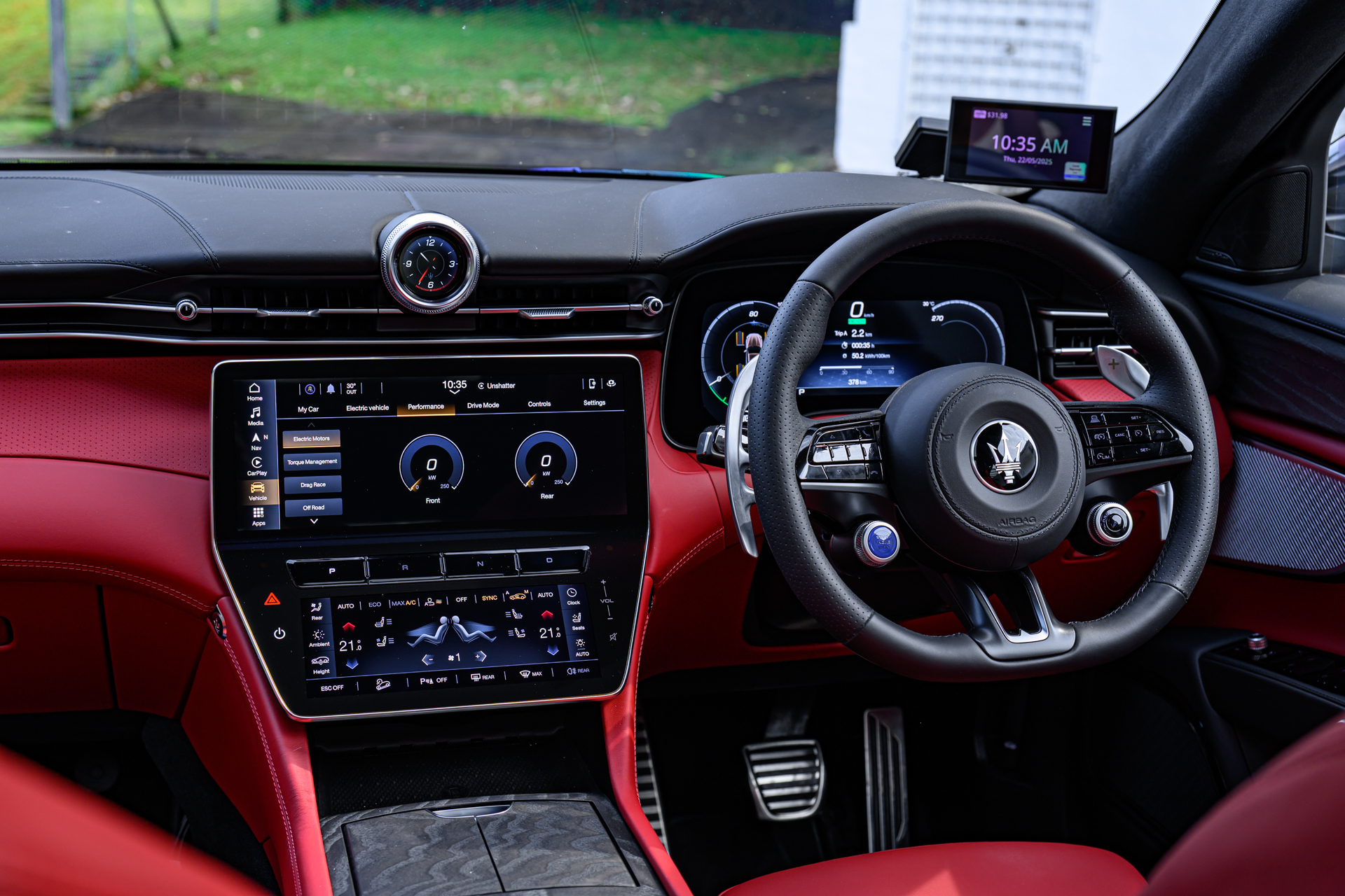 Maserati Grecale Folgore cabin