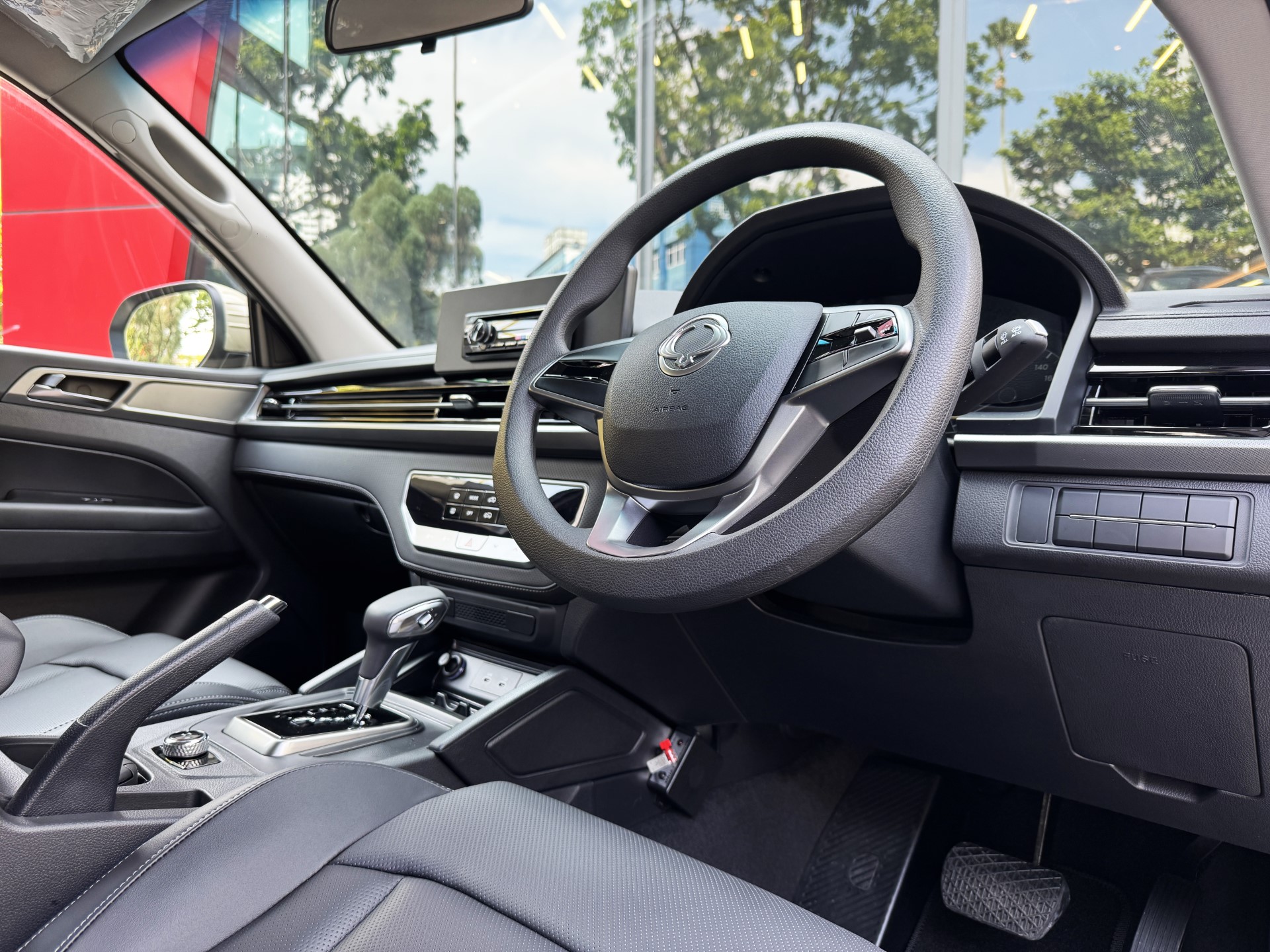 2025 Ssangyong Musso cabin