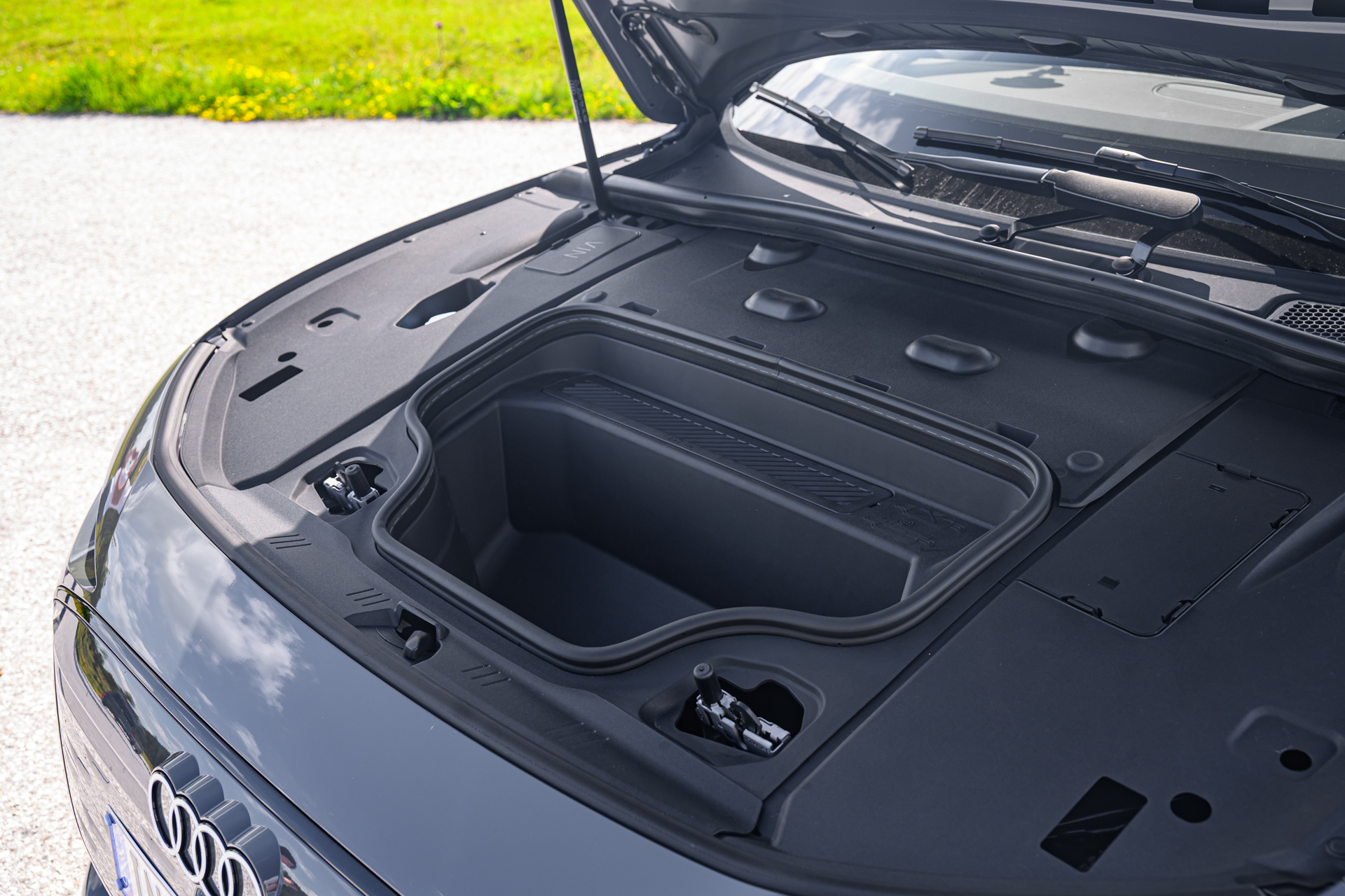 Audi A6 e-tron frunk