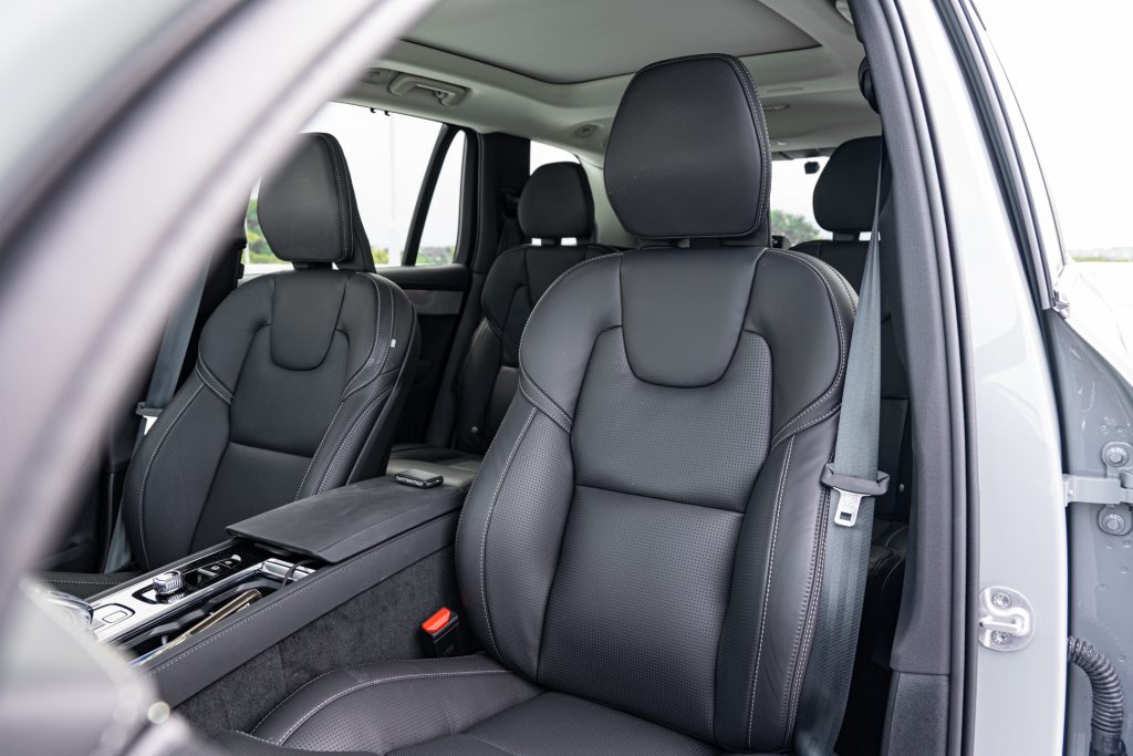 Volvo XC90 2025 front seats