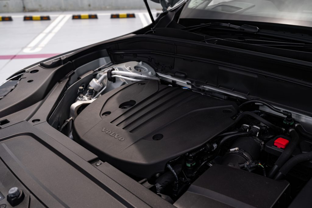 Volvo XC90 2025 2-litre engine