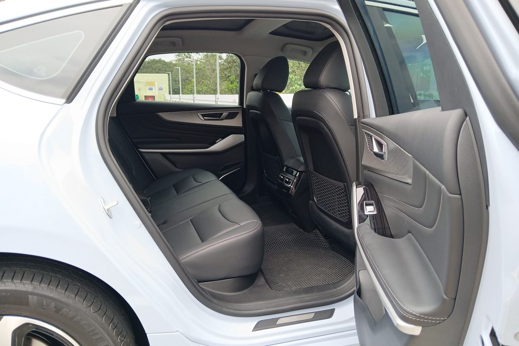 JMEV Elight rear seats