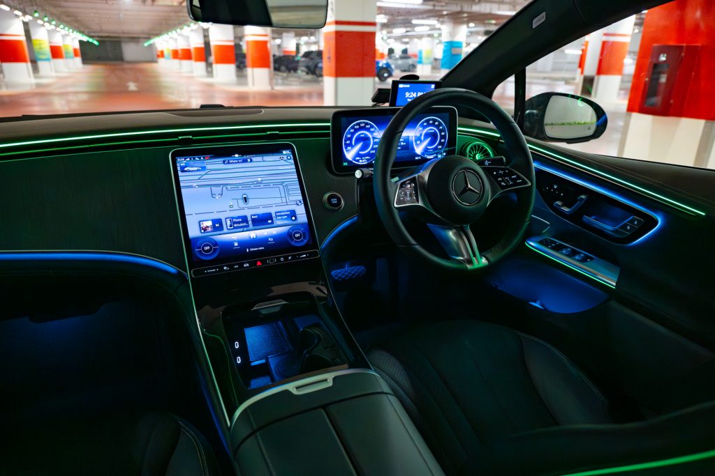 Mercedes-Benz EQE 300