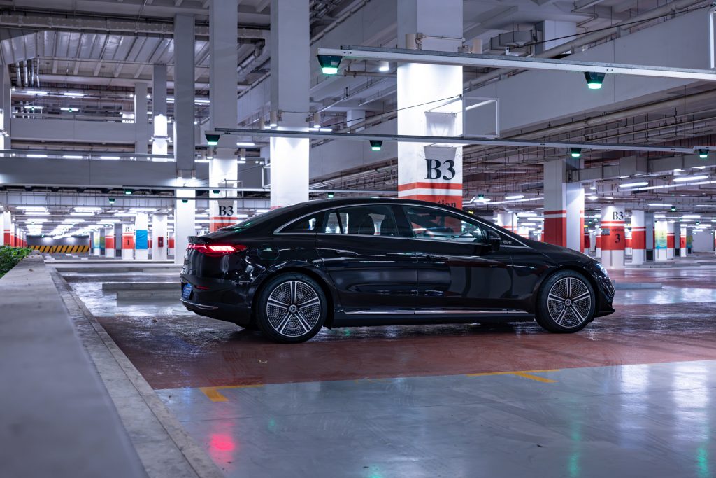 Mercedes-Benz EQE 300