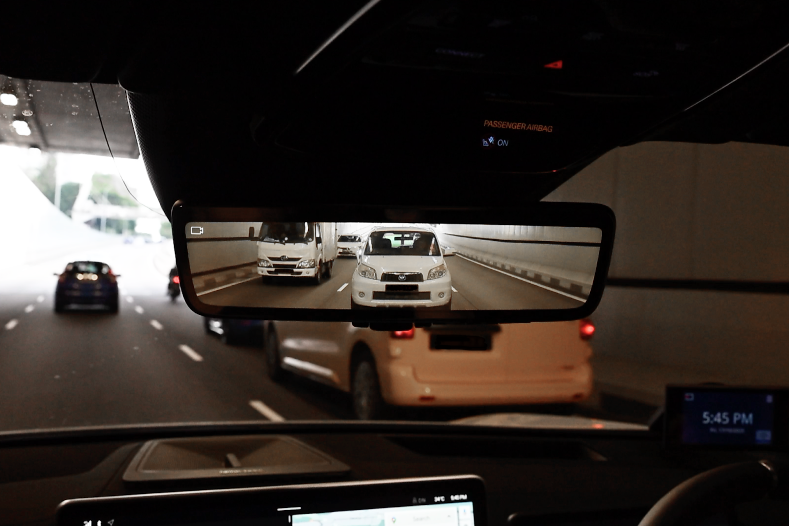 Polestar 4 digital rear-view mirror