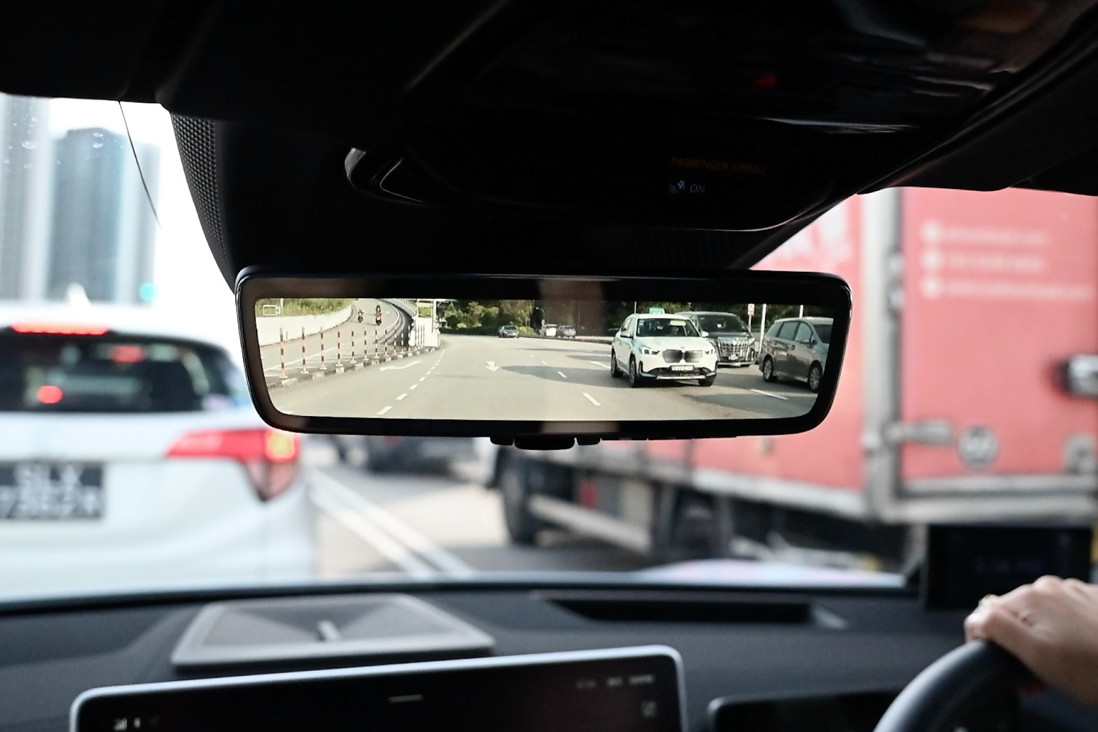 Polestar 4 digital rear-view mirror