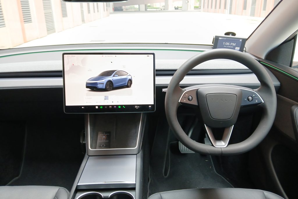 Tesla Model Y RWD interior