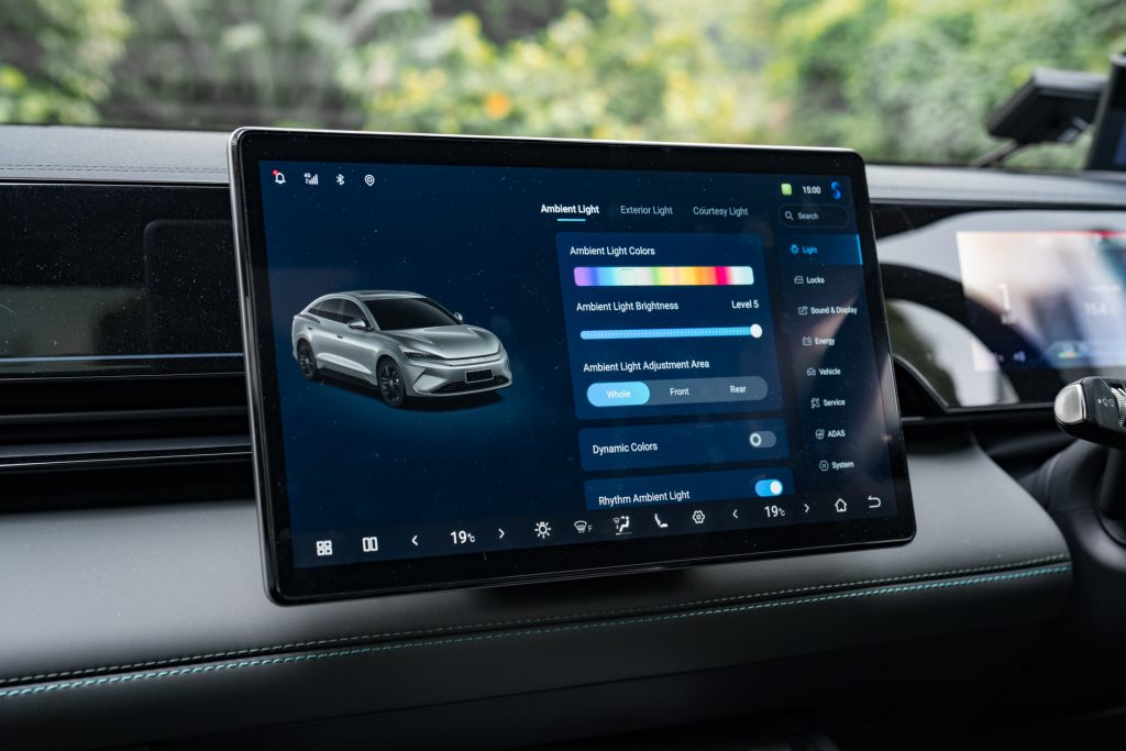 BYD Seal 6 infotainment screen