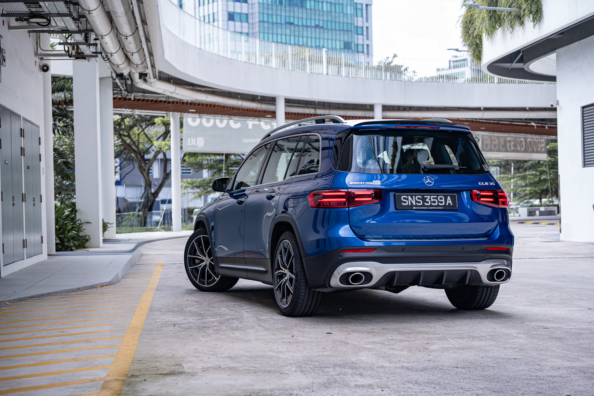 Mercedes-AMG GLB 35 Review | AutoApp