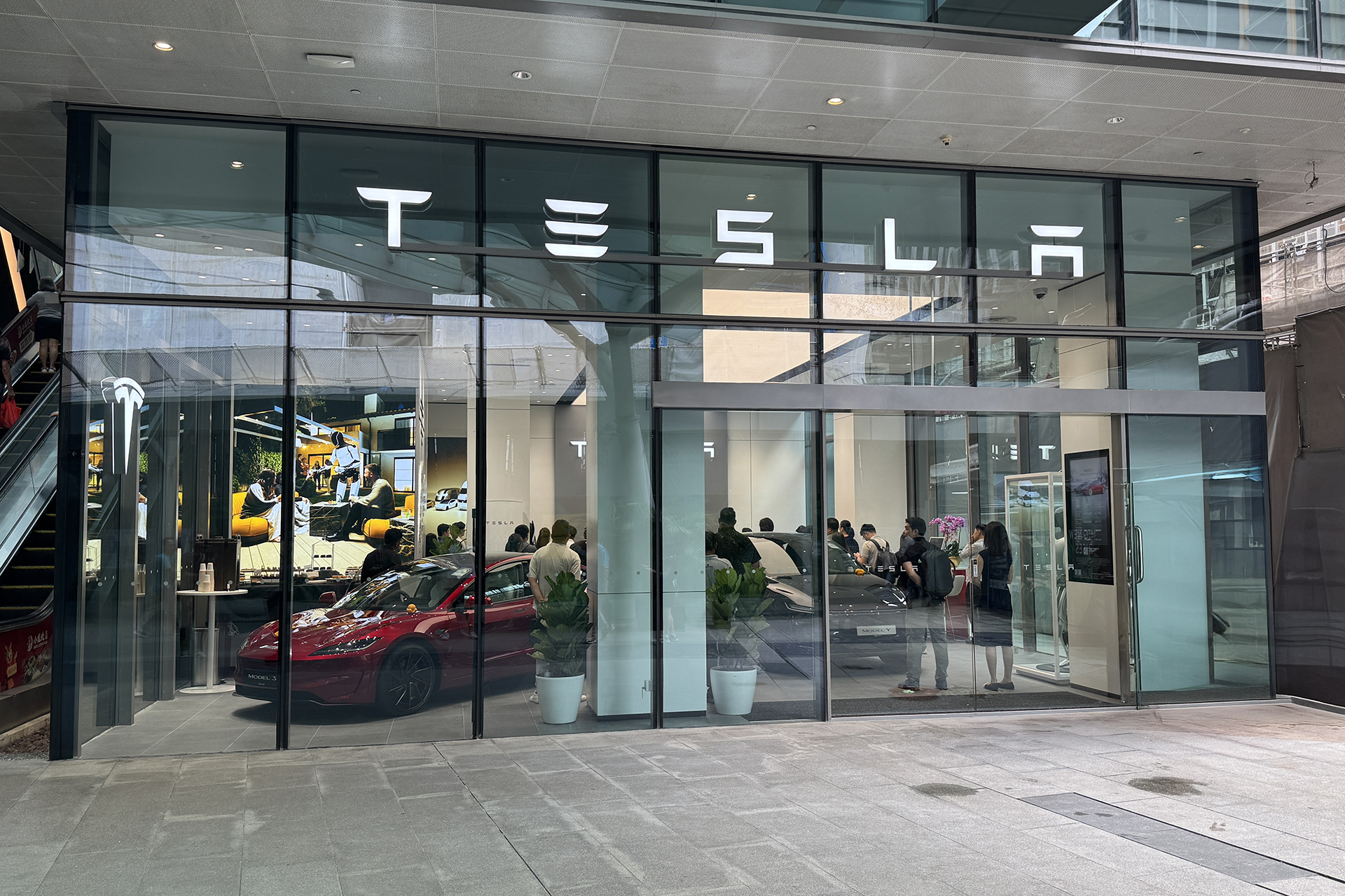 Tesla experience centre Westgate