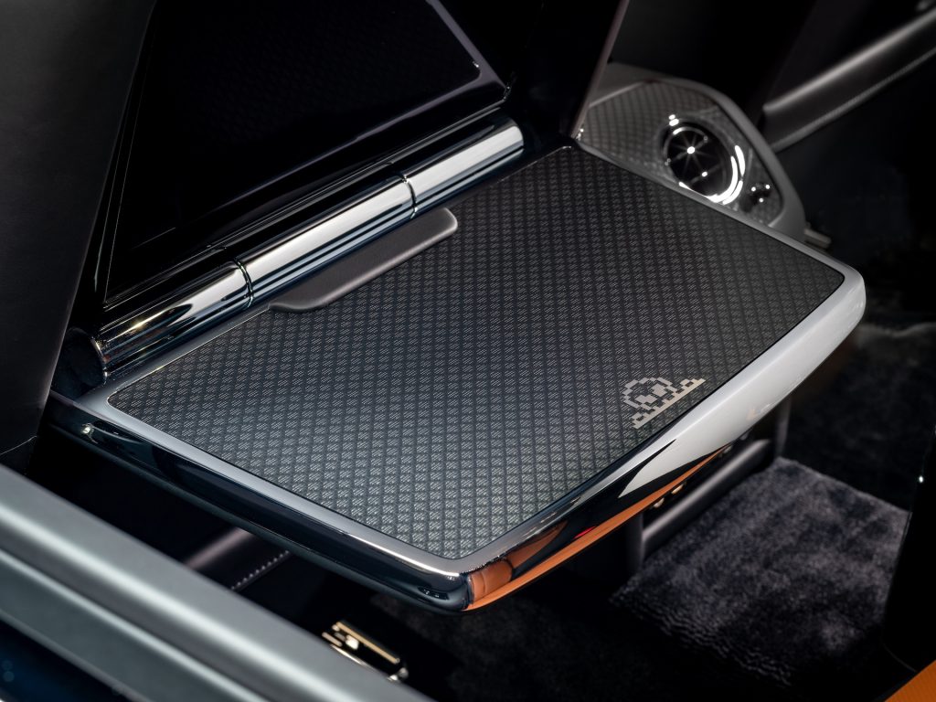 Rolls-Royce Black Badge Ghost Gamer