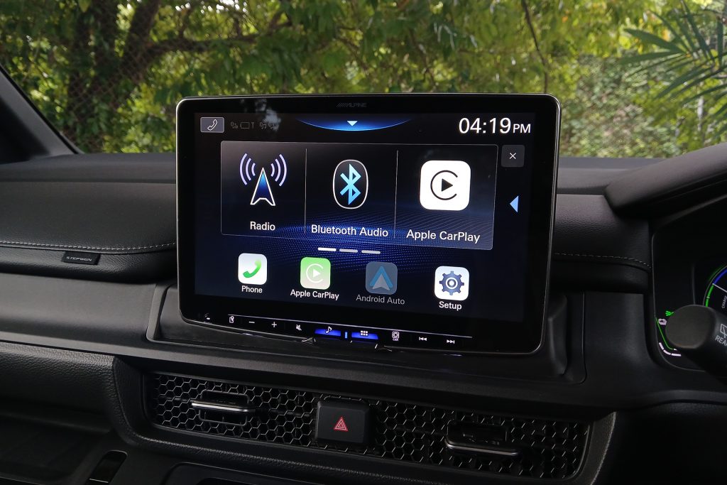 Honda StepWgn Hybrid 2.0 Spada infotainment screen