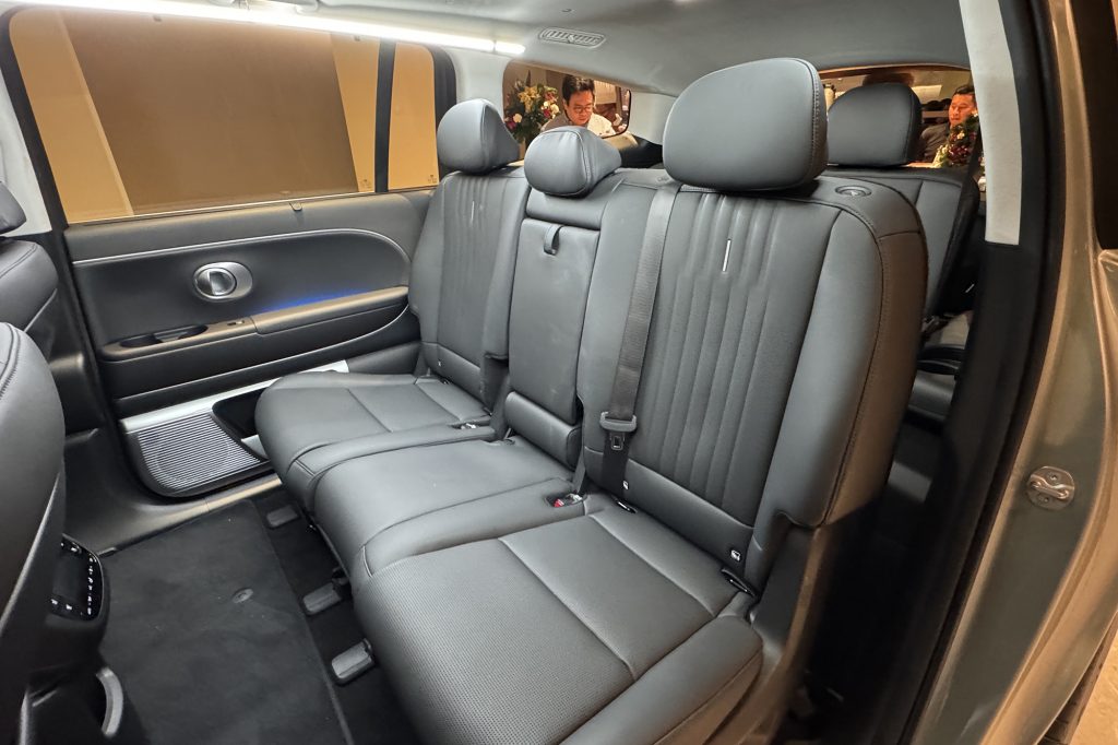 Hyundai IONIQ 9 second row