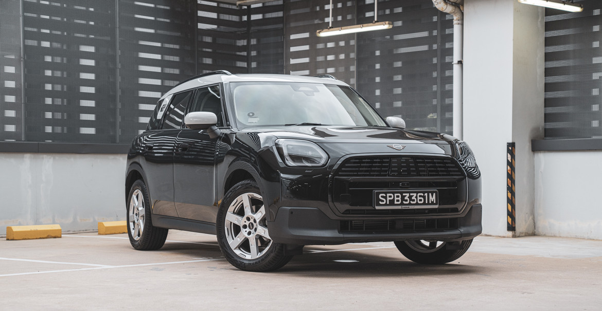 Car review of MINI SUV