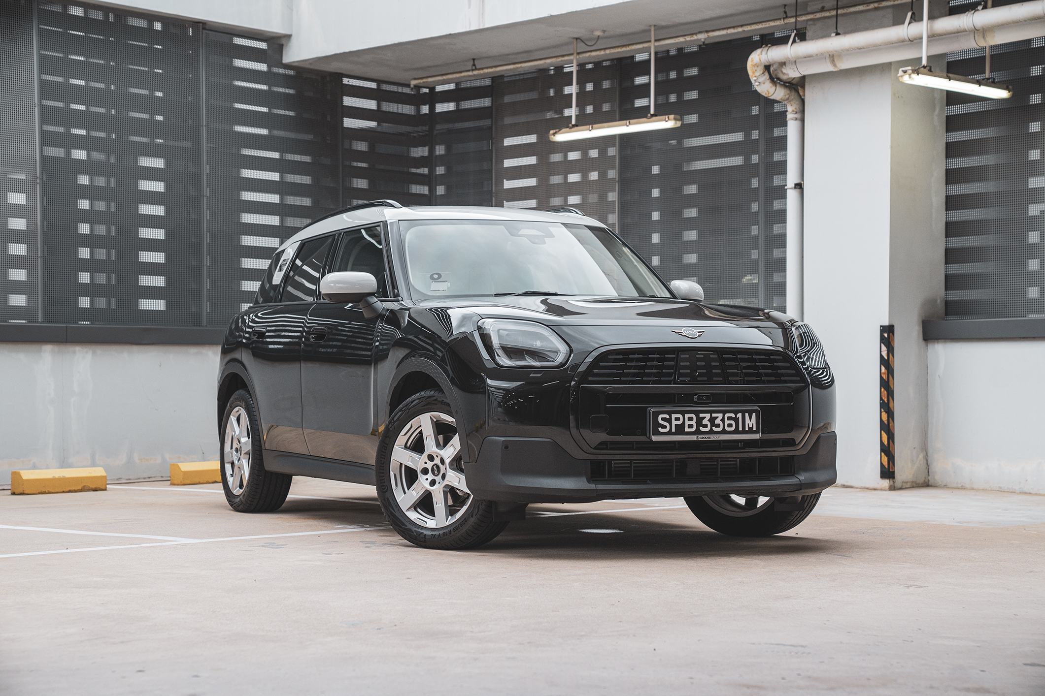 Car review of MINI SUV