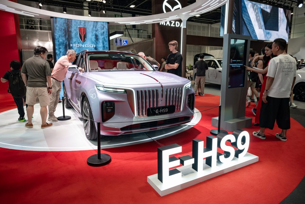 Hongqi E-HS9