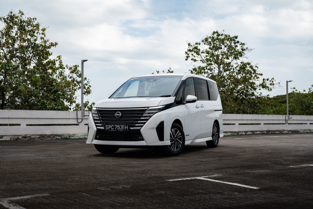 Nissan Serena e-POWER Hybrid Smart 8