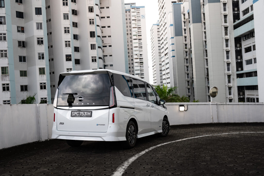 Nissan Serena e-POWER Hybrid Smart 8