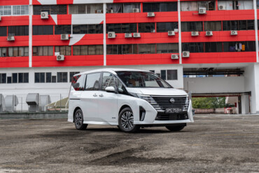 Nissan Serena e-POWER Hybrid Smart 8
