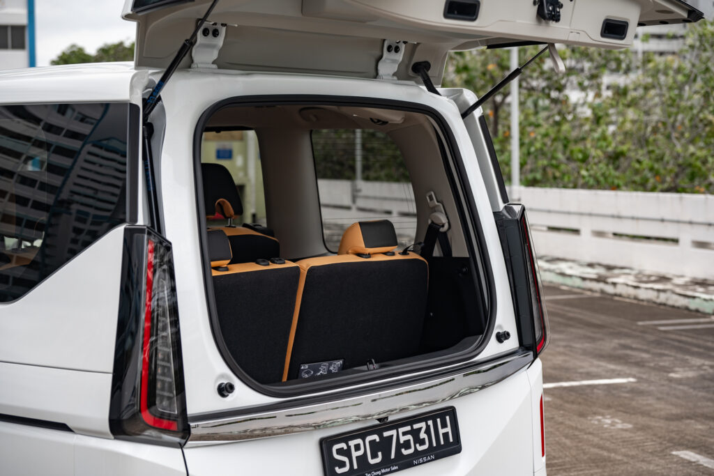 Nissan Serena e-POWER Hybrid Smart 8 boot