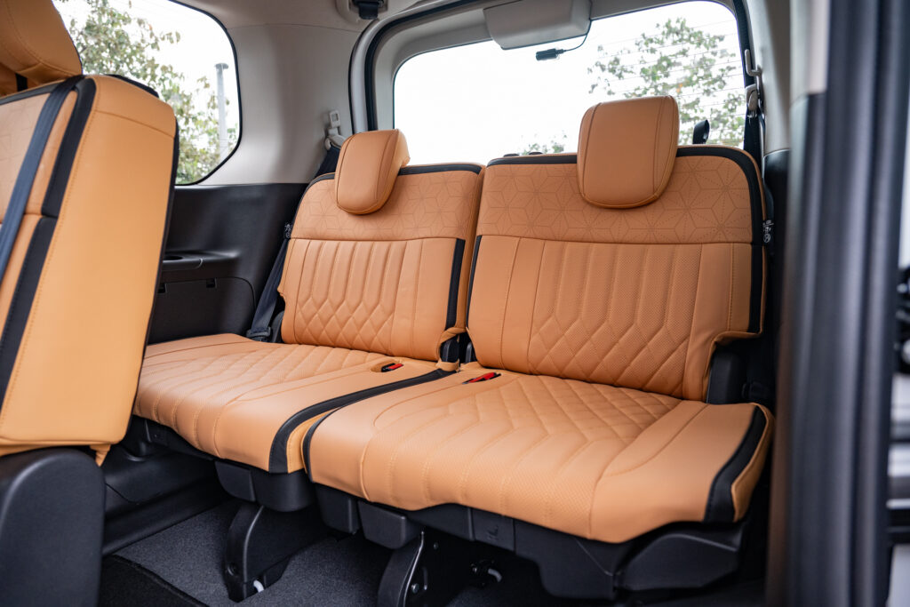 Nissan Serena e-POWER Hybrid Smart 8 third row