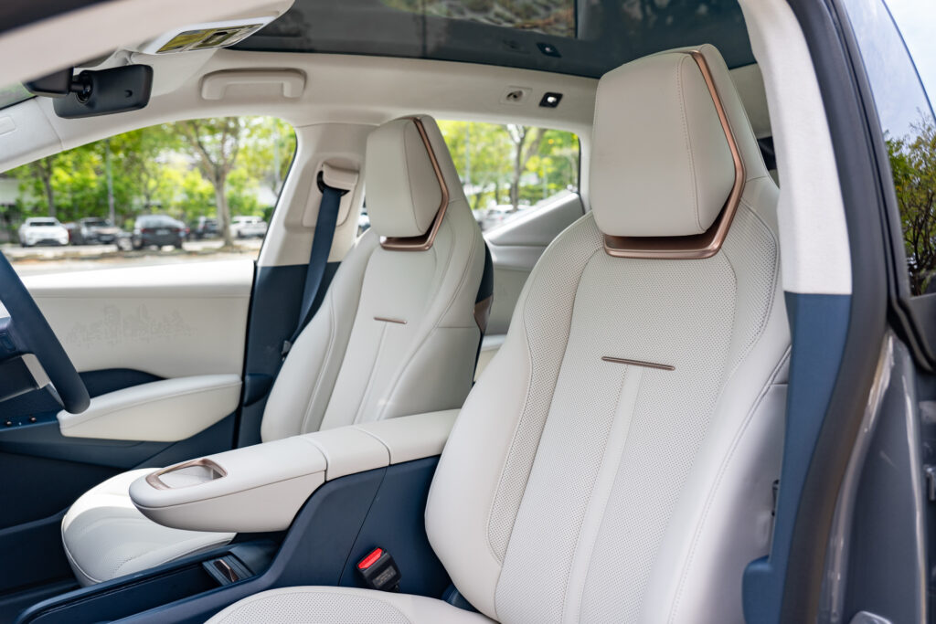 Zeekr X Urban front seats