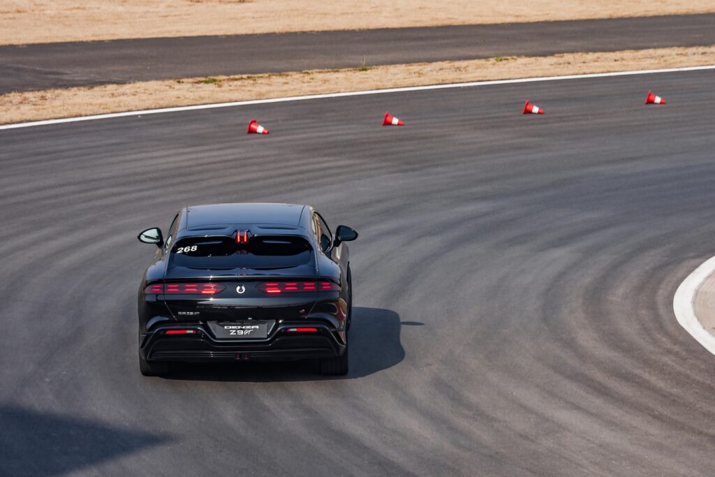 Denza Z9 GT - BYD Zhengzhou Circuit