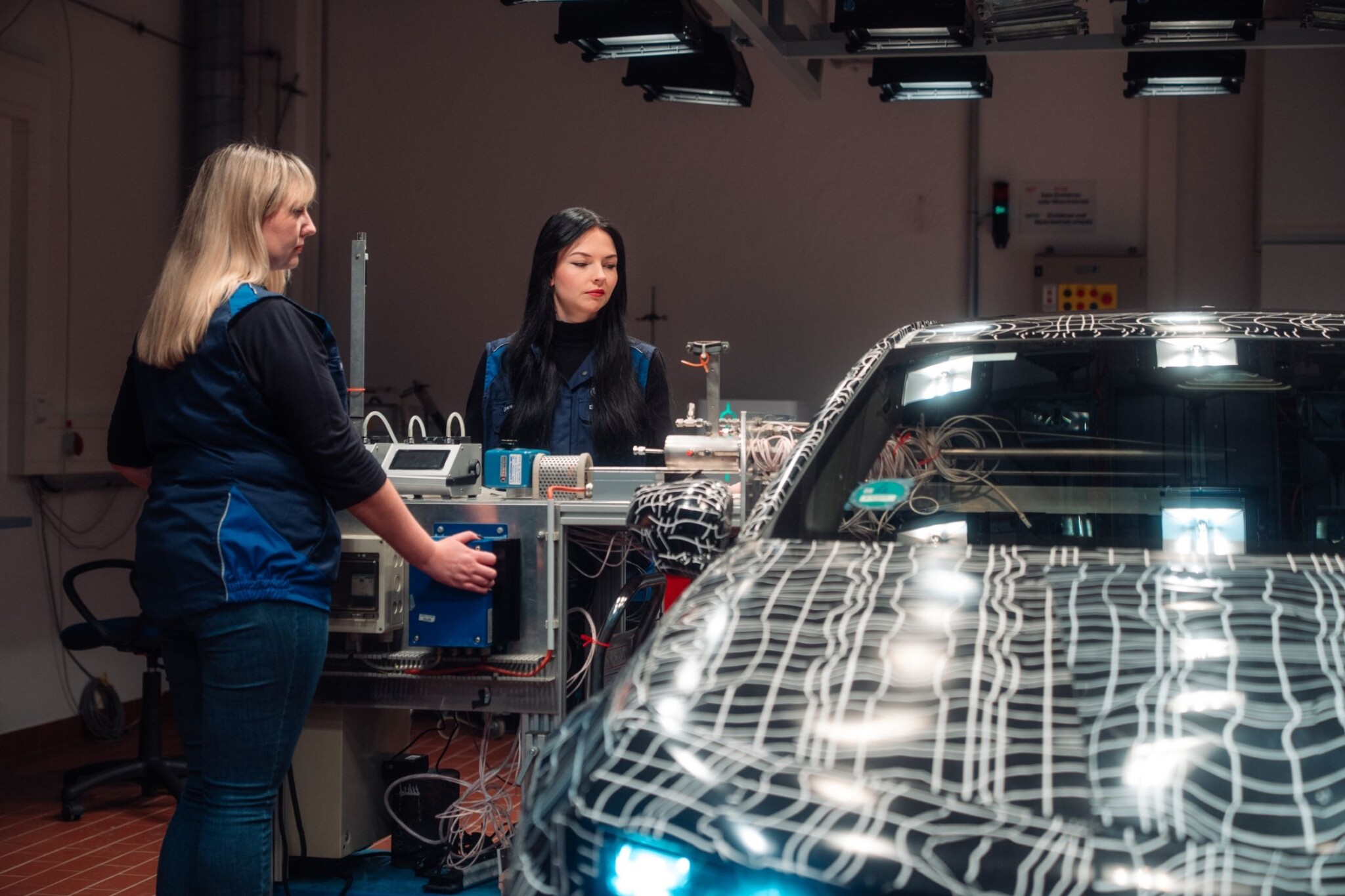 What does a BMW smell like? Inside the Odour Lab at BMW Plant Munich ...