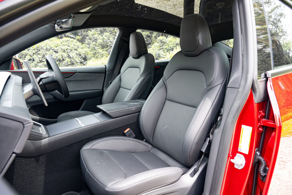 Tesla Model Y Long Range RWD front seats