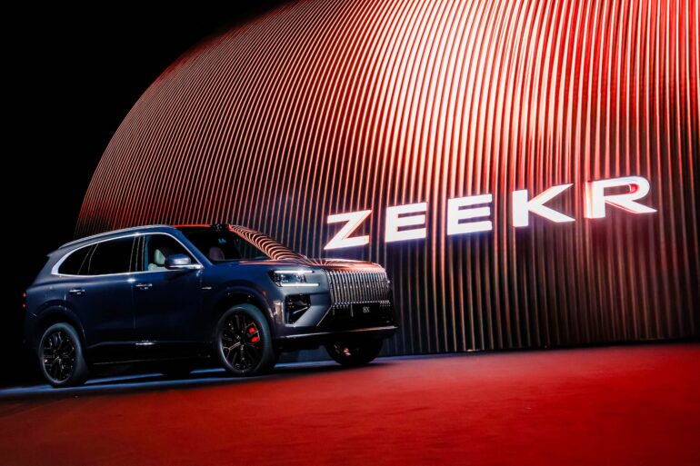 Zeekr 8X