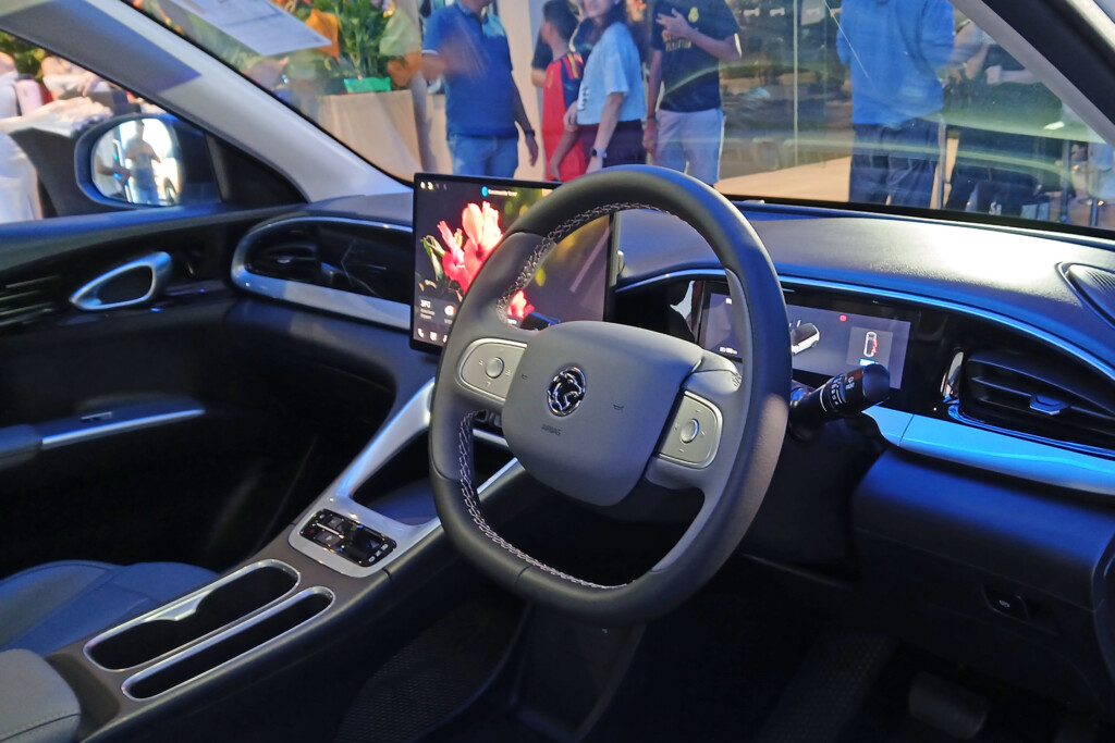 Proton e.Mas 5 cabin
