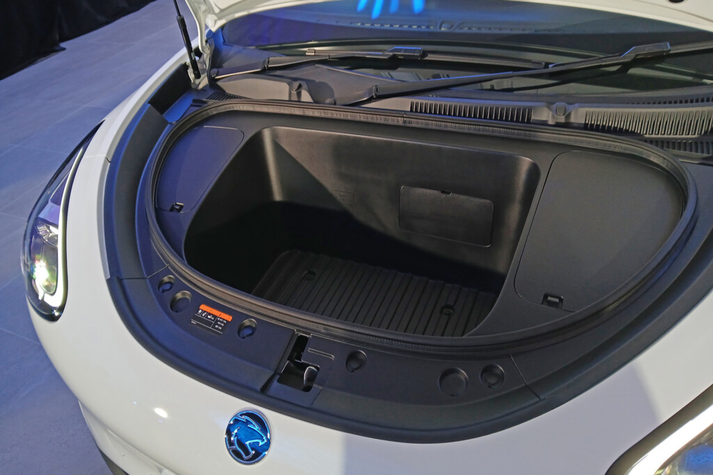 Proton e.Mas 5 frunk