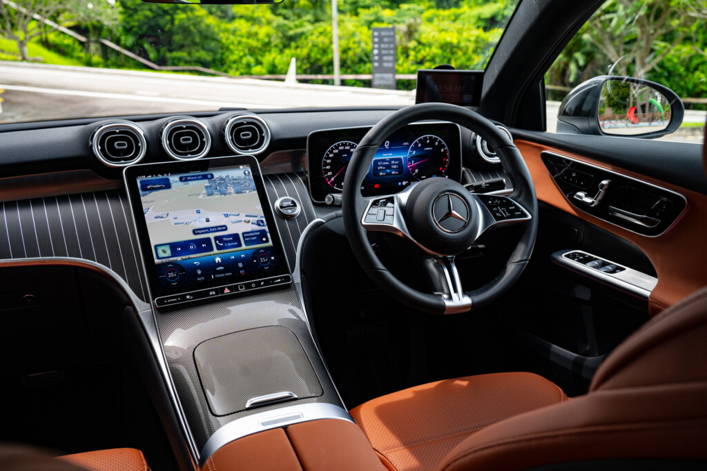 Mercedes-Benz GLC200 Coupe cabin