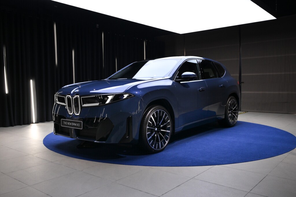 BMW iX3