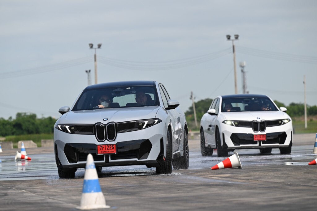 BMW iX3