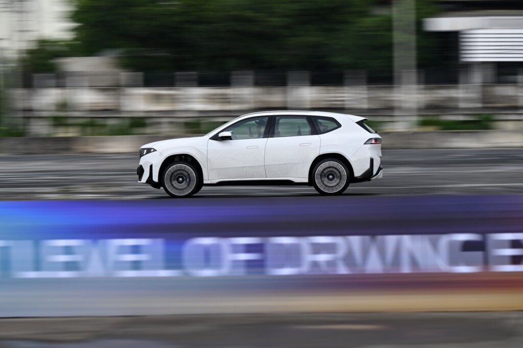 BMW iX3