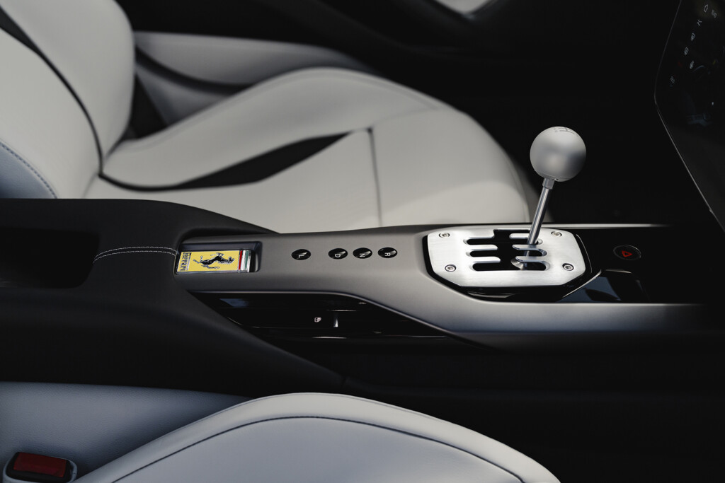 Ferrari 12Cilindri Manuale gearshift