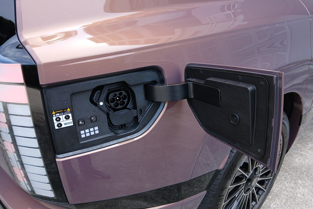 Hyundai Ioniq 9 charging port