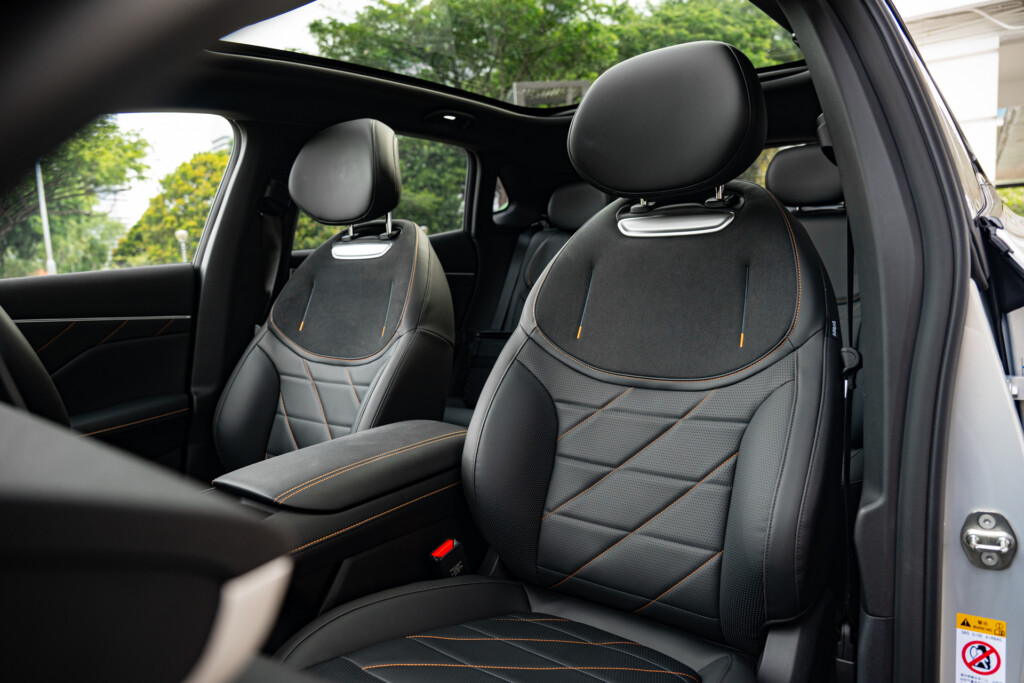 Deepal S05 front seats
