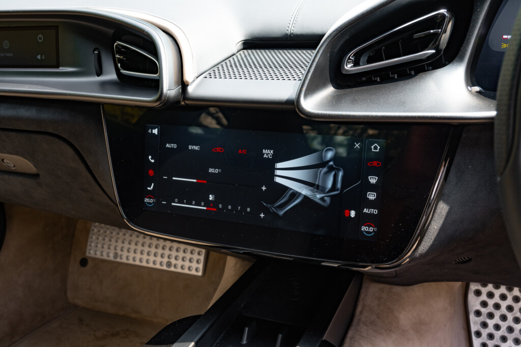 Ferrari Amalfi infotainment screen