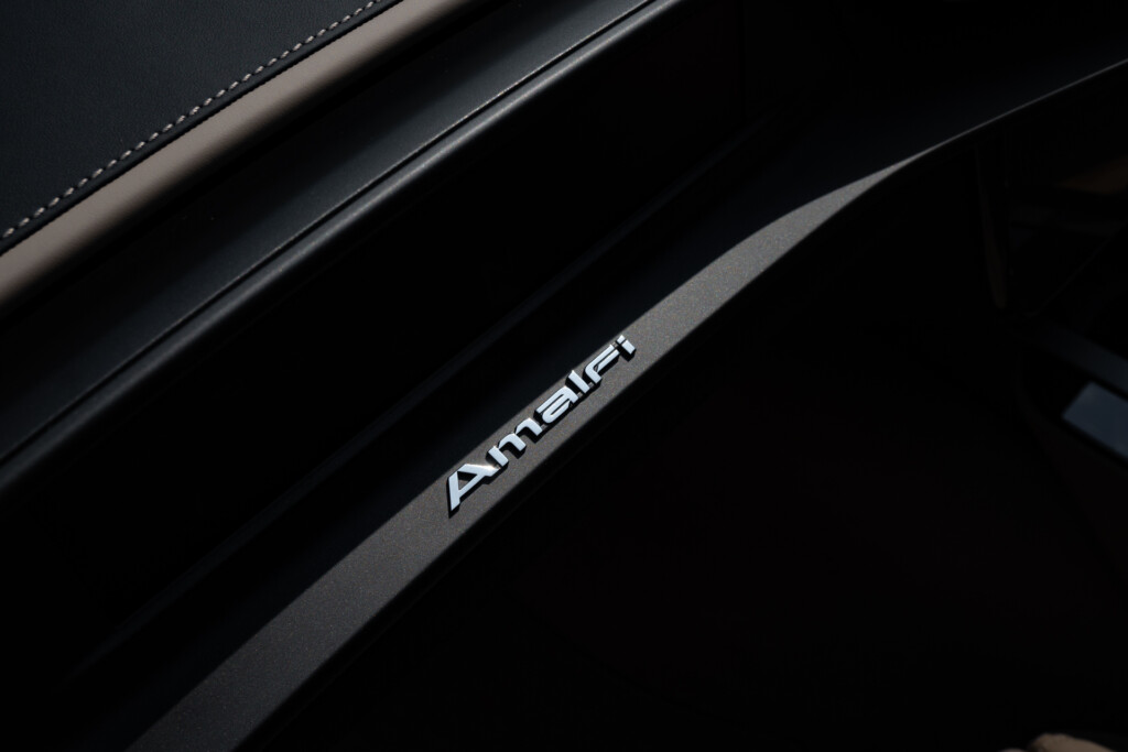 Ferrari Amalfi badge