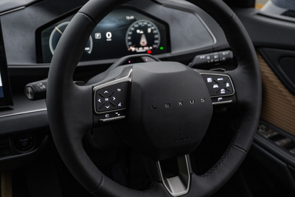 Lexus ES Electric ES350e steering wheel